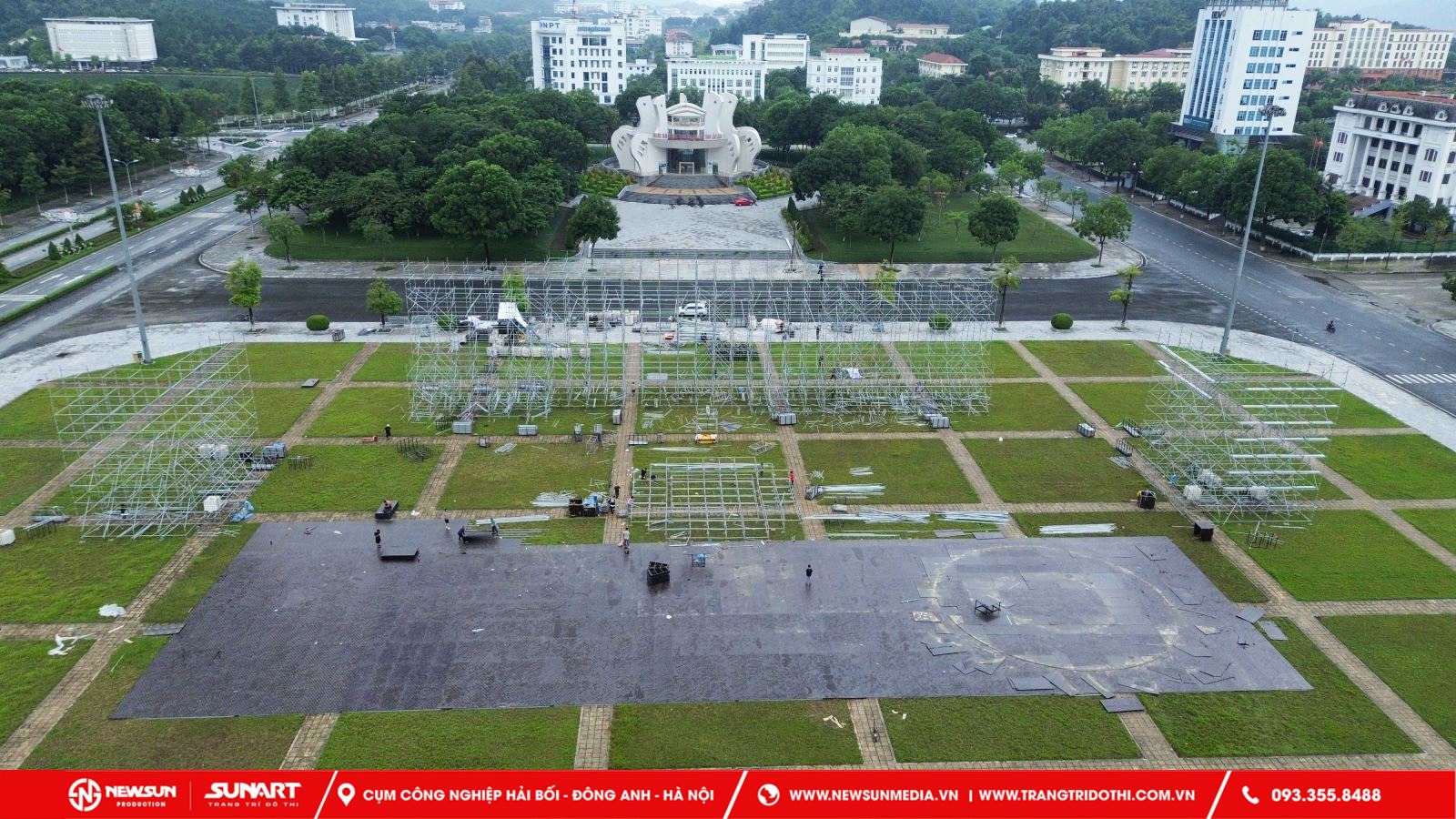 Thi công sân khấu sự kiện Tuần lễ Festival Sông Hồng năm 2025